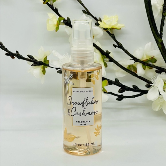 Bath and Body Works Holiday Bundle 5-Piece - Picture 4 of 5